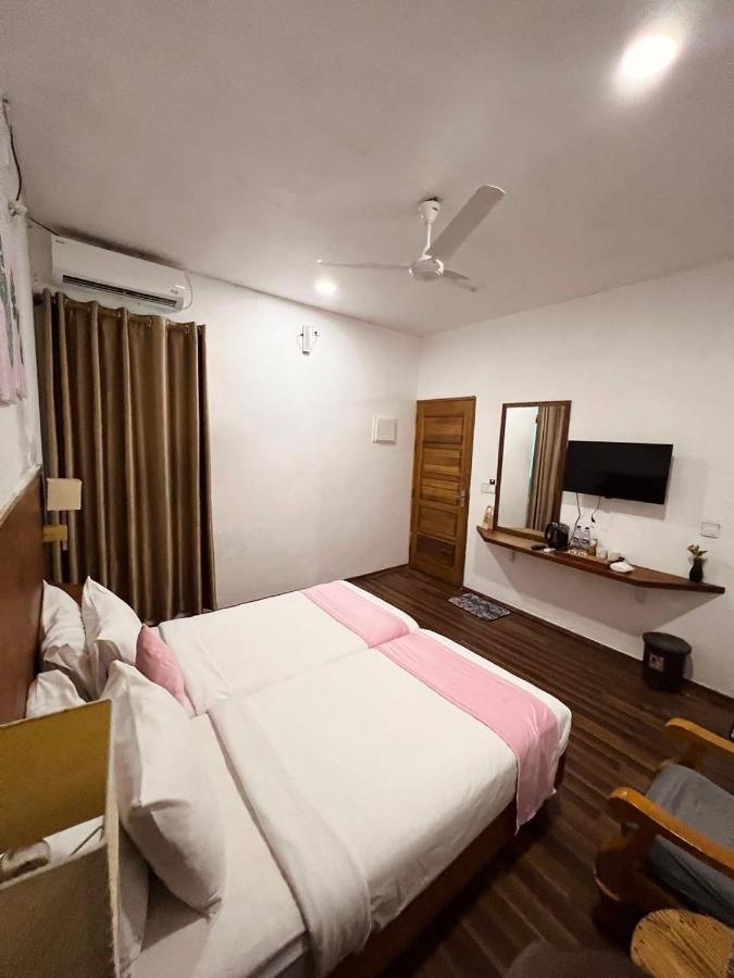 Pearlshine Retreat Maldives Hotell Gulhi Eksteriør bilde